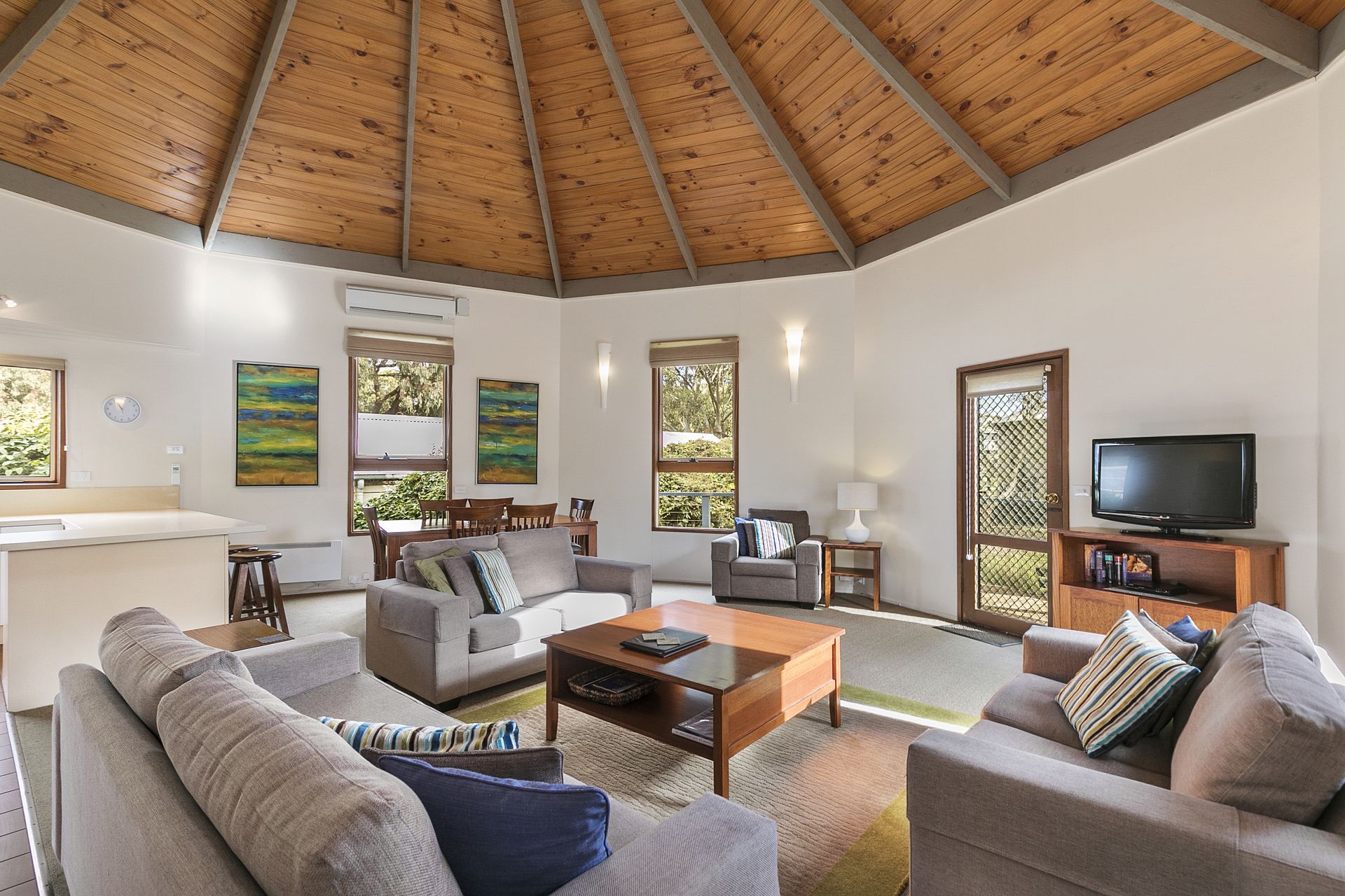3/2-4 Barton  Court, Aireys Inlet - Thumbnail 4