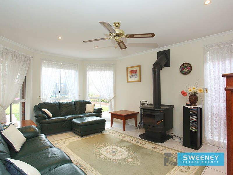 13 Selwood Place, Altona Meadows - Thumbnail 5