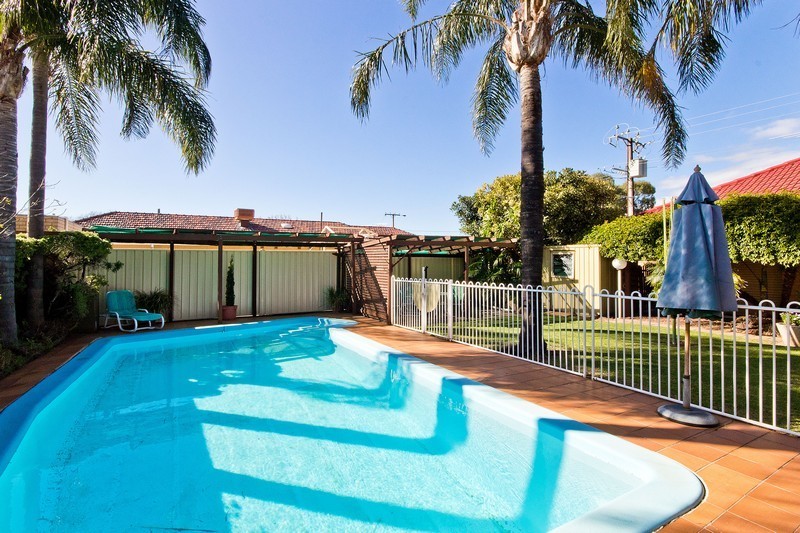 2 Nickels Avenue Park Holme 5043