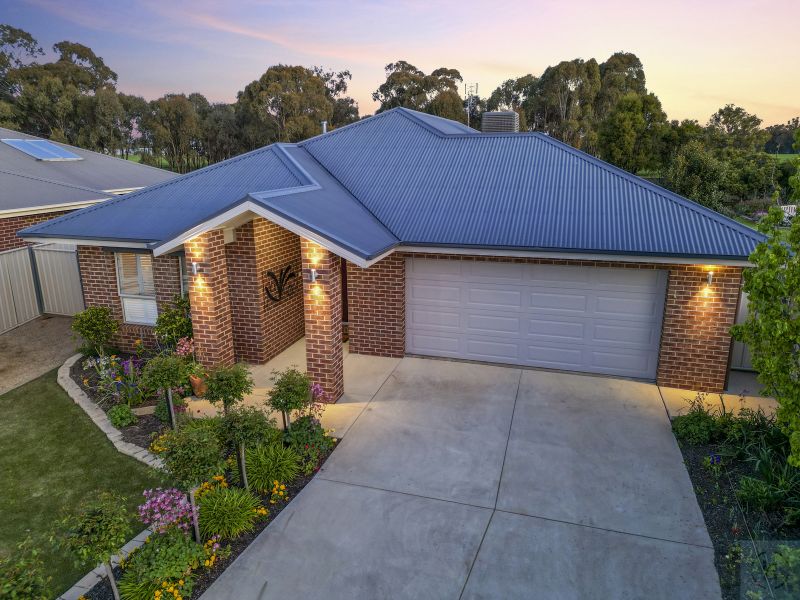 13 Nugget Fuller Drive, Tocumwal Kerr Real Estate