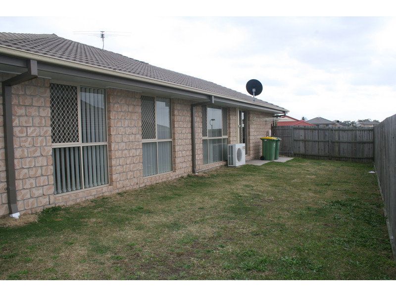 Real Estate For Lease 26 Charlton Place Regents Park , QLD