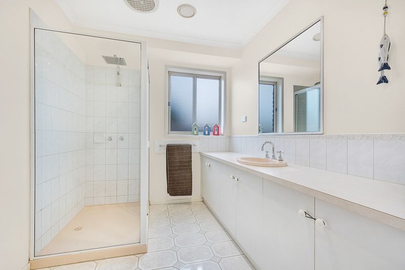 28 Cairns Drive, Bacchus Marsh - Thumbnail 8