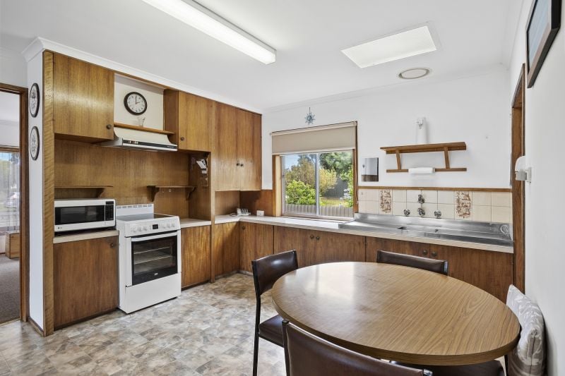30 Montrose Avenue Apollo Bay VIC, Apollo Bay - Thumbnail 3