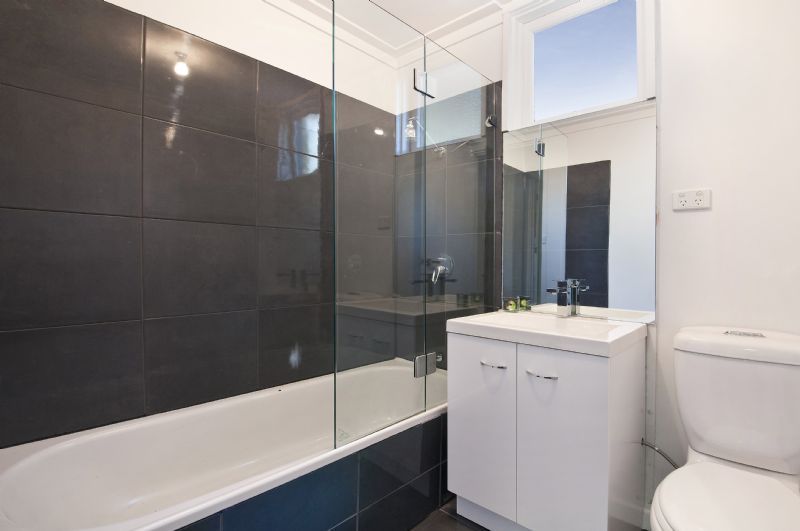 1/1a Govan Court, Footscray - Thumbnail 4