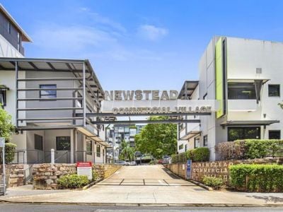 NEWLY REFURBISHED OFFICE WITHIN NEWSTEAD COMMERCIAL VILLAGE