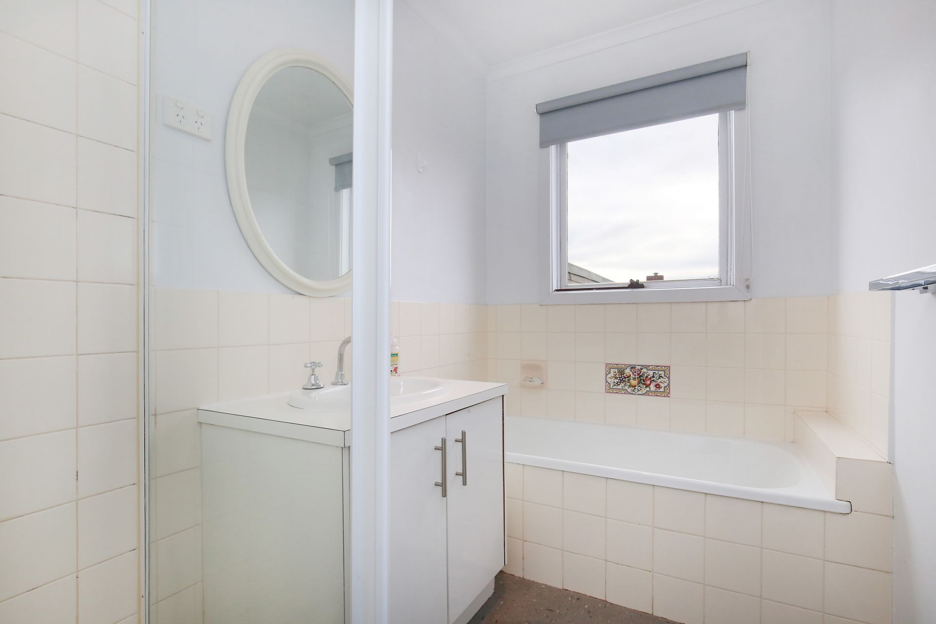 Two Bedroom Unit with Private Courtyard!