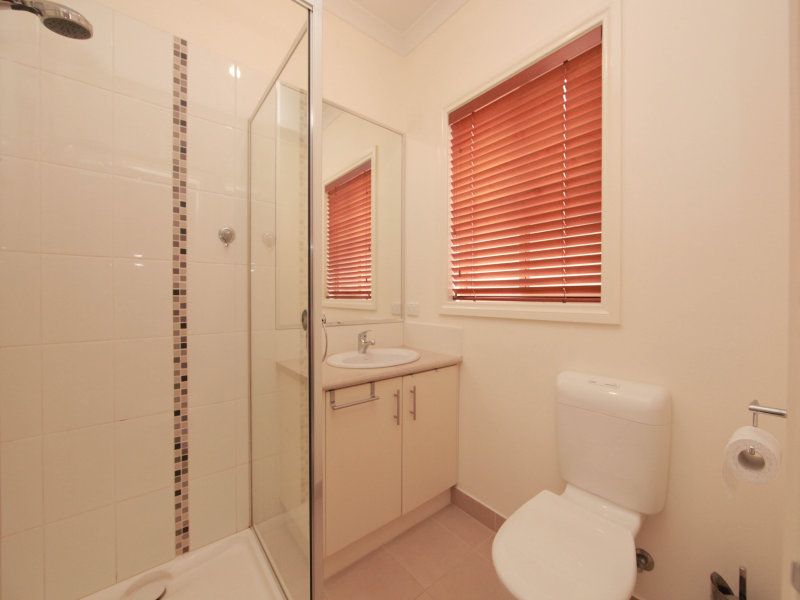 15 Pipit Circuit SOUTH MORANG, South Morang - Thumbnail 2