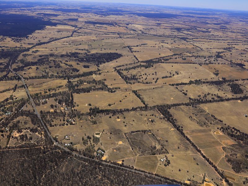 Lt 3 secB/ Racecourse Road, Redbank VIC 3477