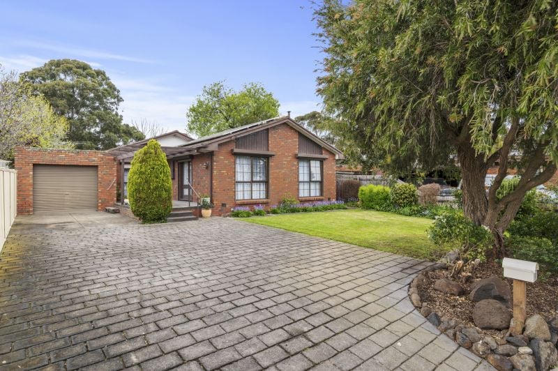 2 Manor Court, Lalor
