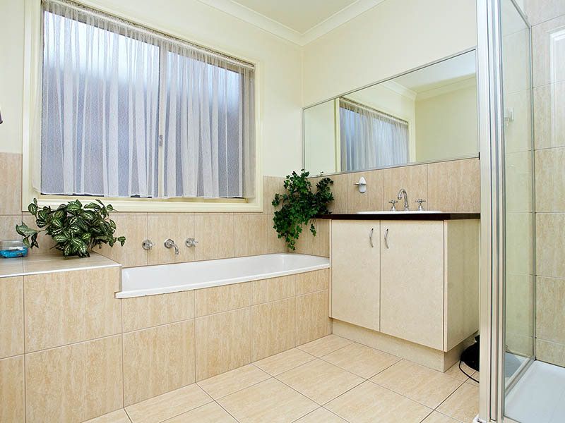25 Henry Drive, Altona Meadows - Thumbnail 5