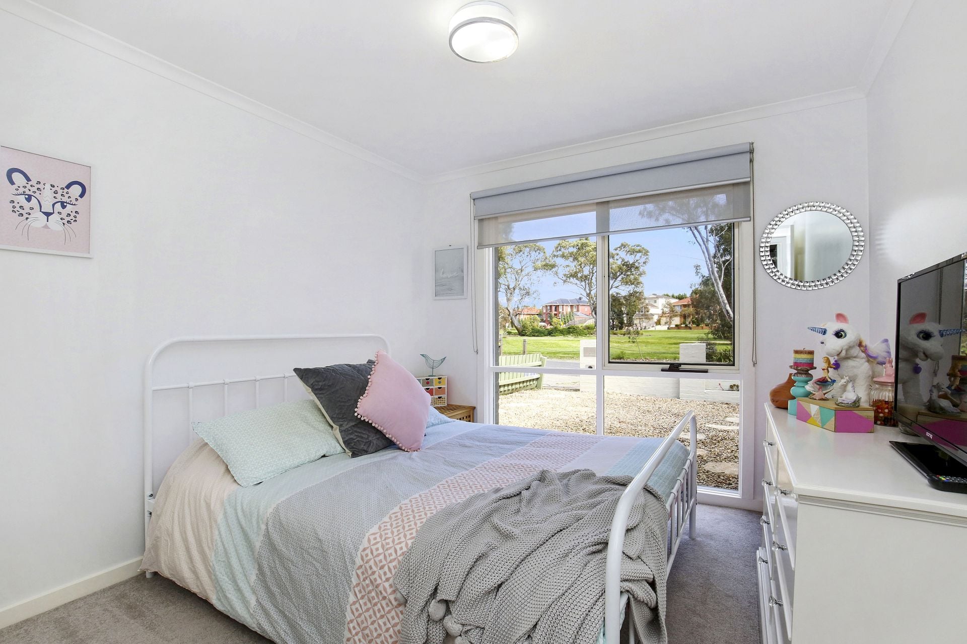 Low Maintenance Living With Contemporary Styling