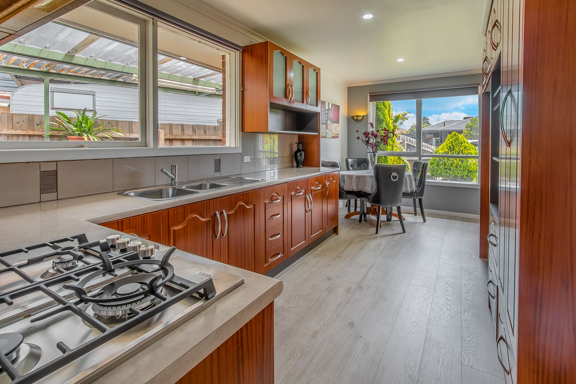 MODERN APPEAL – CORNER LOCATION