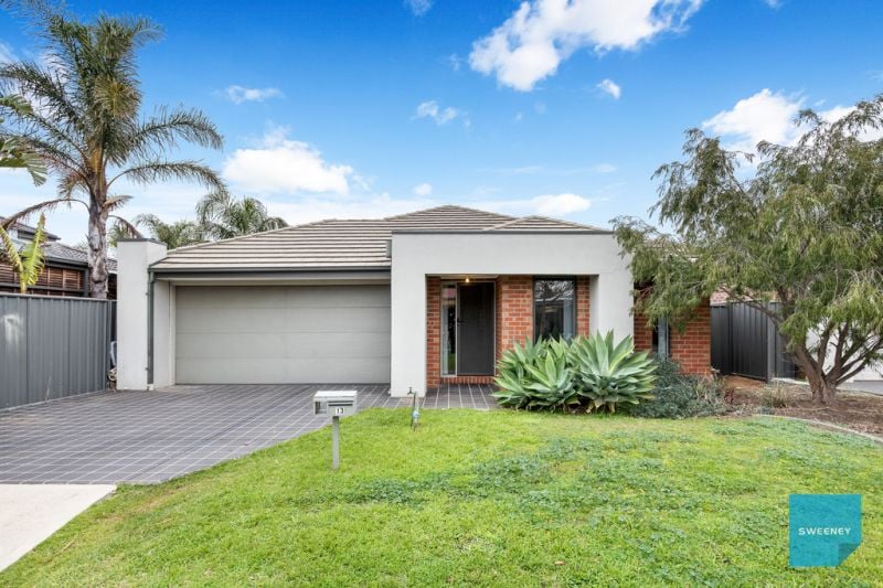 13 Cassan Way, Caroline Springs - Thumbnail 2