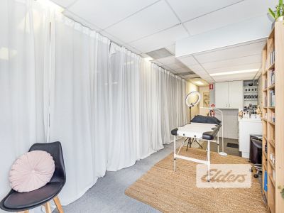 PRIME STRATA OFFICE ON MASSIVE 1,897M2 LAND PARCEL!