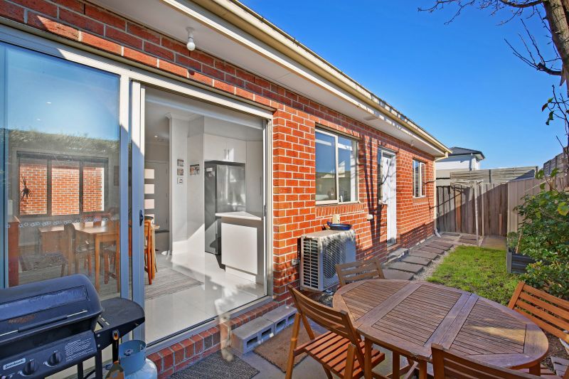 3/104 Normanby Avenue, Thornbury
