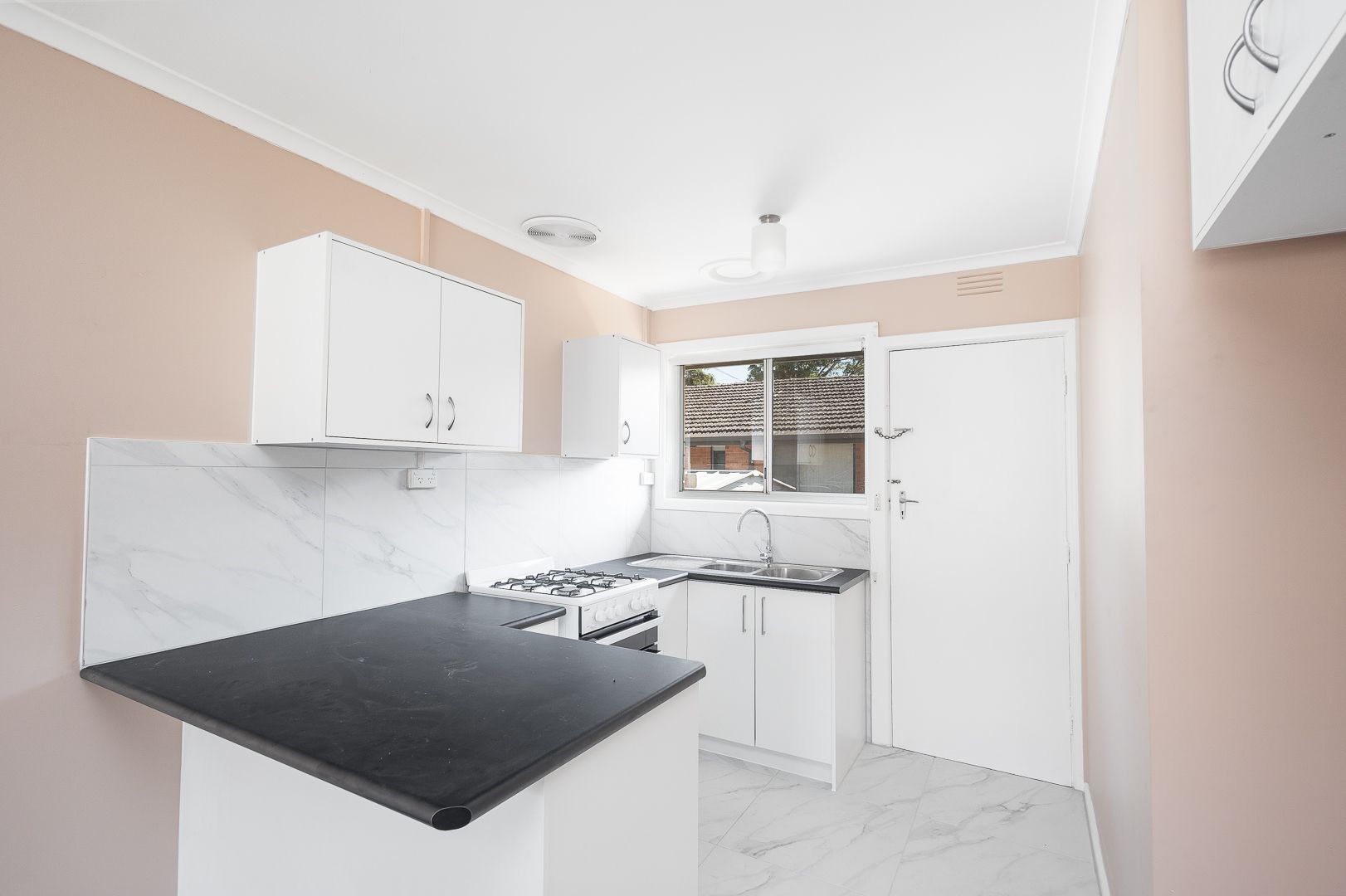 Recently Renovated 2-Bedroom Unit in Prime Location – Available for Rent