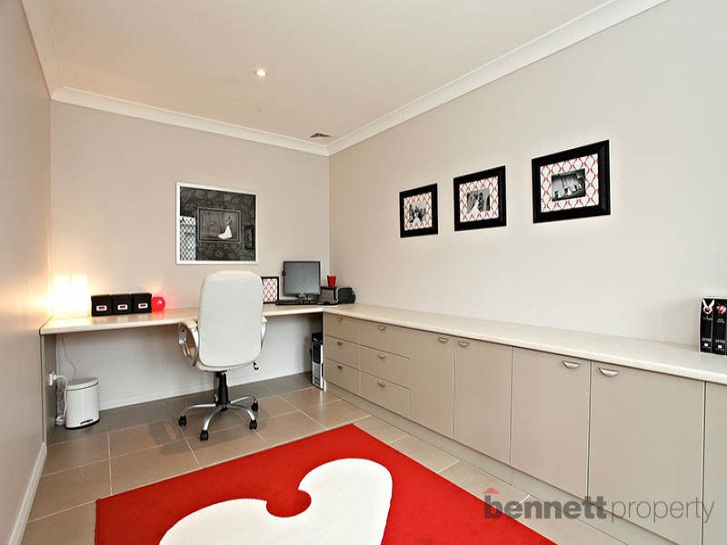 MCGRATHS HILL, NSW, McGraths Hill - Thumbnail 4
