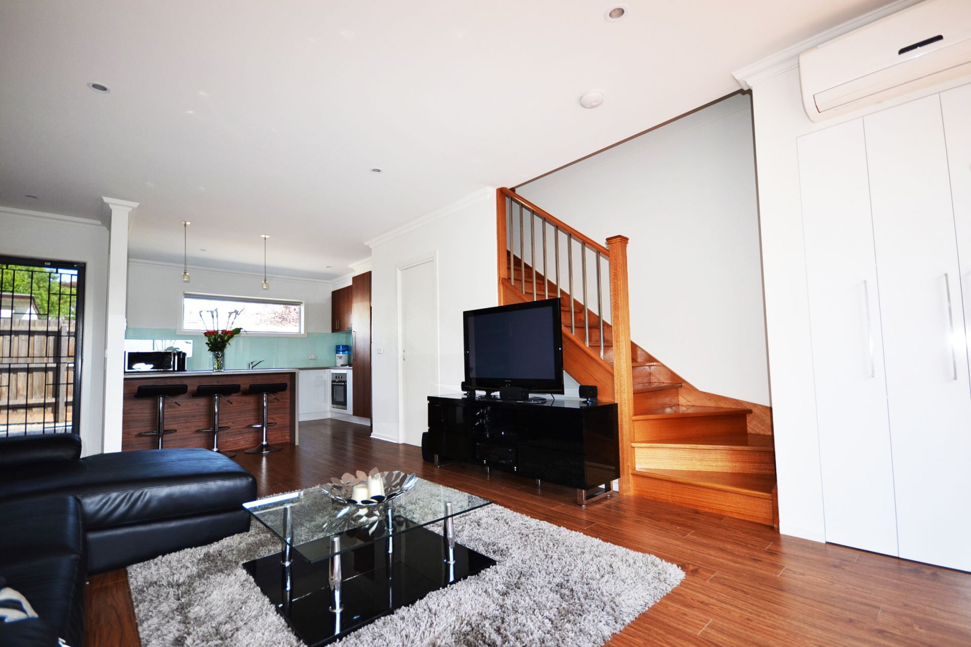 SUPERB MODERN STYLE