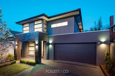 A Luxurious First Class Residence Just Seconds To The Beach!