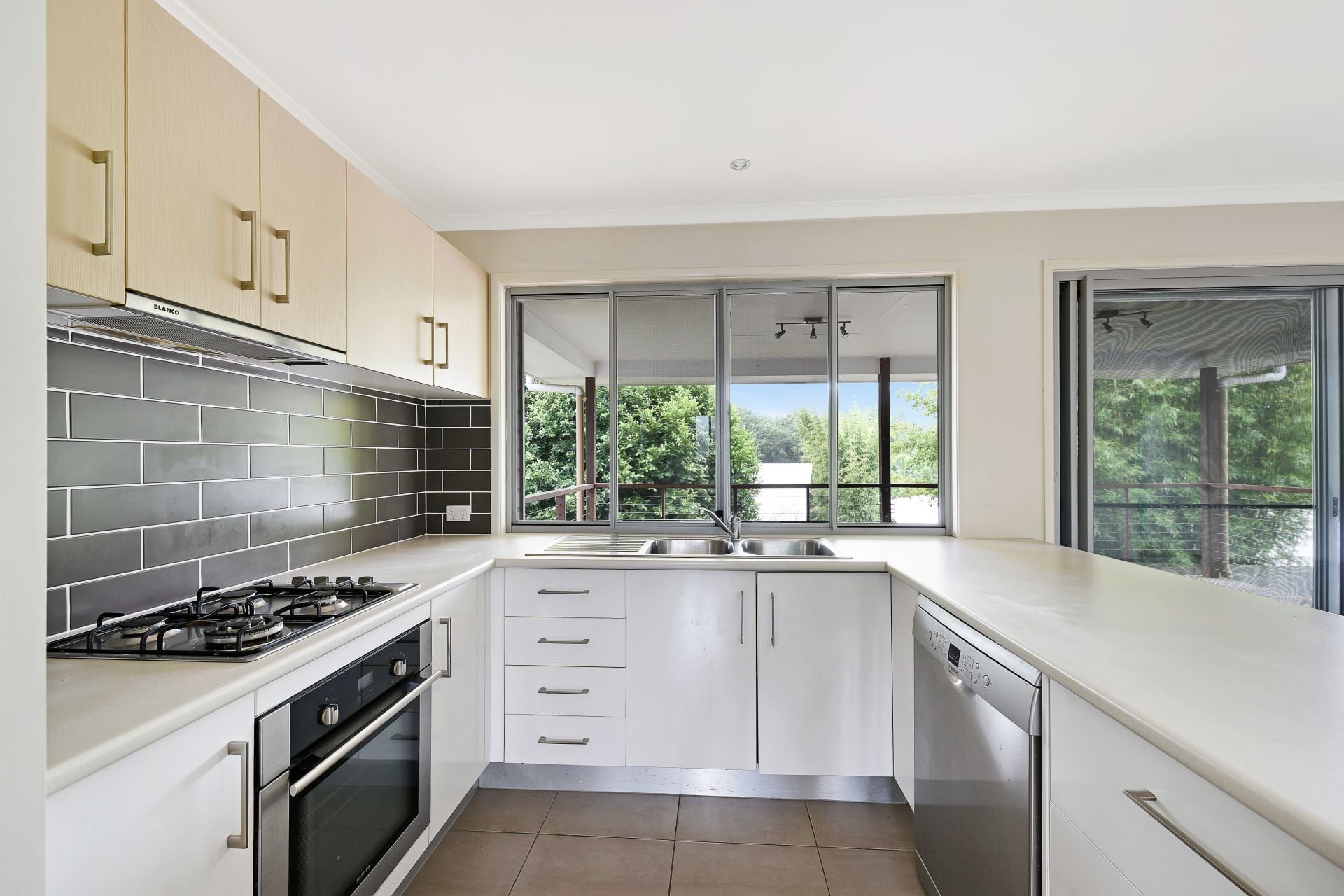 4 Bourne Crescent Woombye QLD, Woombye - Thumbnail 2