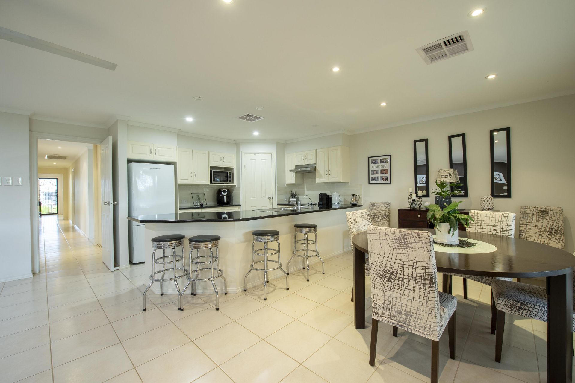 10 Parma Street Port Broughton SA, Port Broughton - Thumbnail 2
