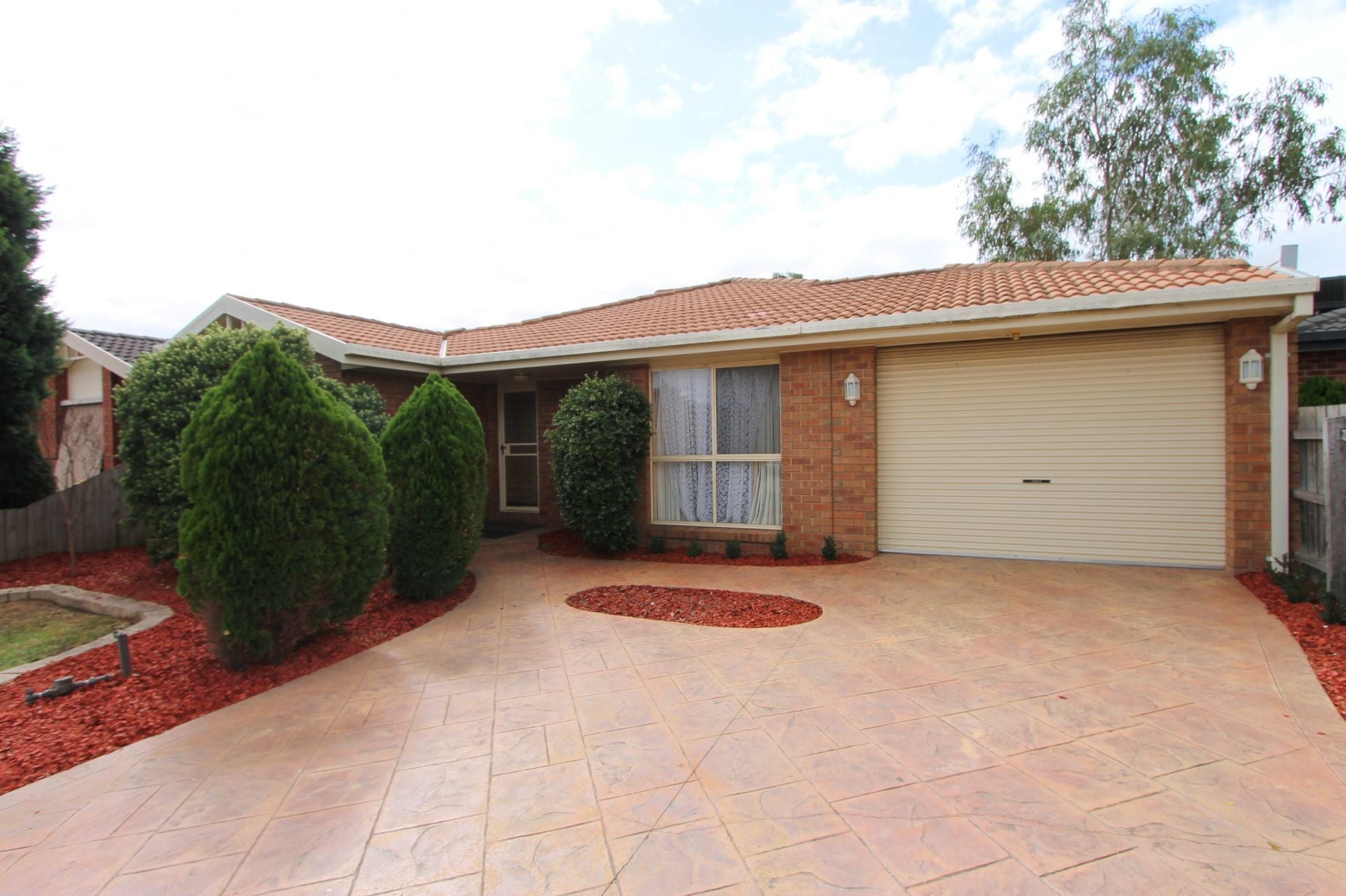 SPACIOUS HOME IN A GREAT LOCATION!!