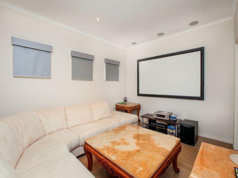 26 The Avenue, Caroline Springs - Thumbnail 6