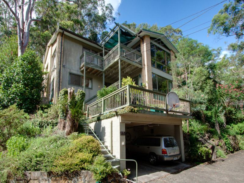 SOLD BY JOHN PYE REAL ESTATE 9476 0000