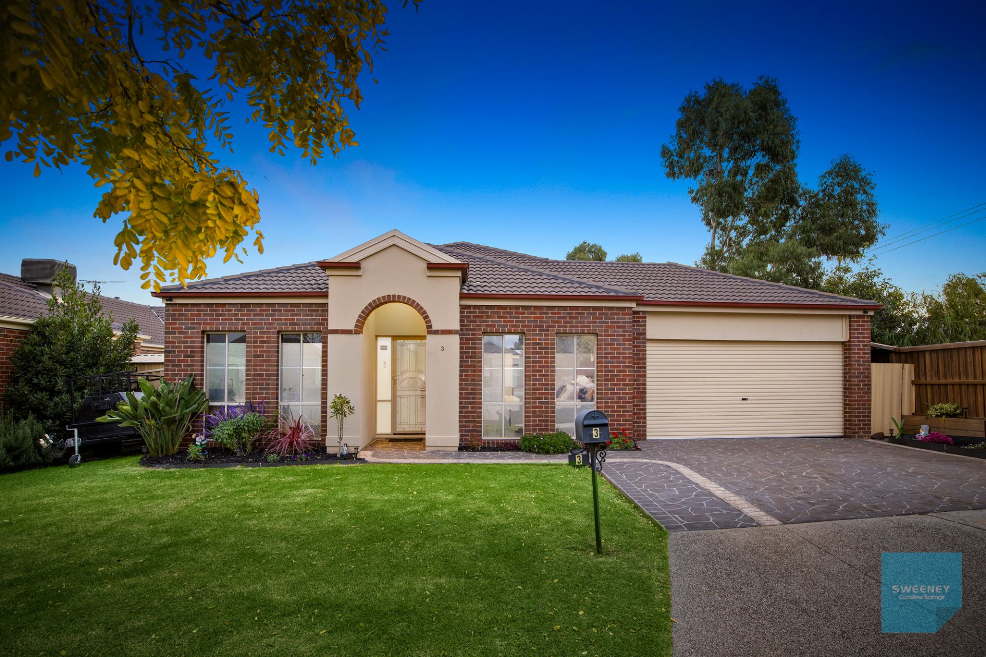 3 Barkly Close, Caroline Springs - Thumbnail 2