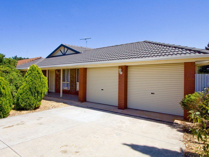 27 Adams Road Craigmore 5114