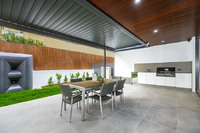 10 Burns Crescent, Chiswick