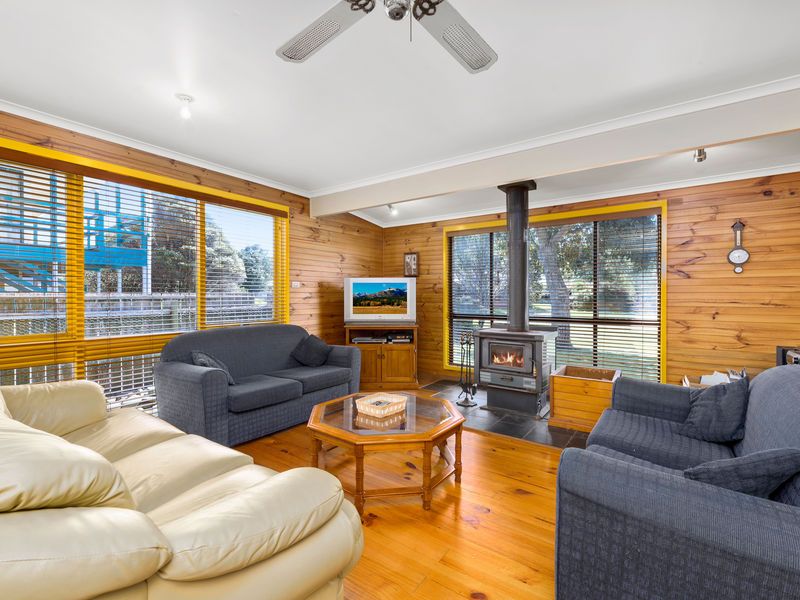 11 McLennan Street, Apollo Bay - Thumbnail 4