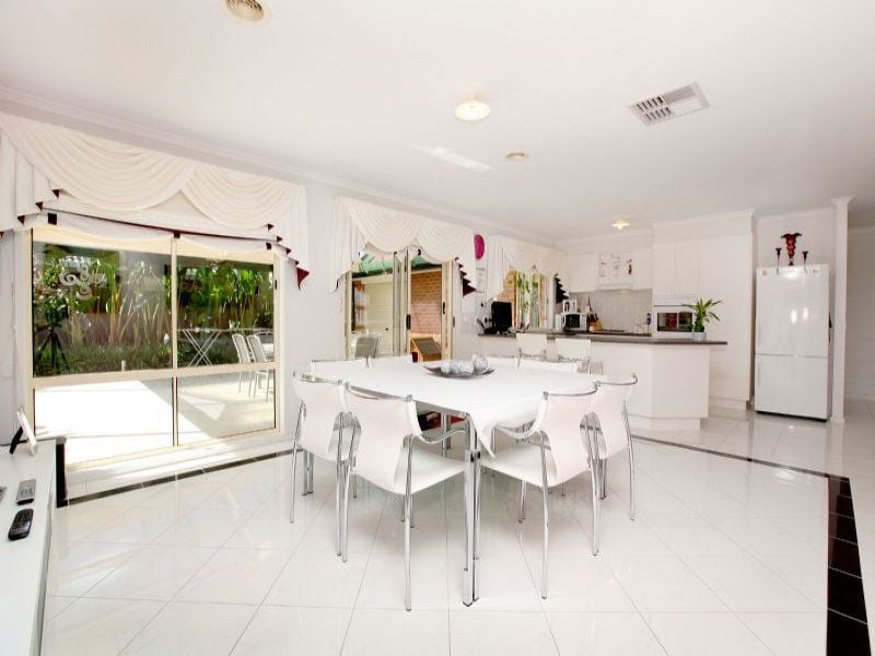 218 Westwood Drive, Burnside - Thumbnail 4