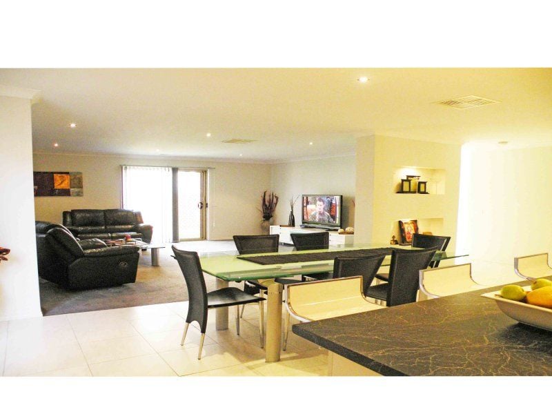 28 Chandler Drive SOUTH MORANG, South Morang - Thumbnail 5