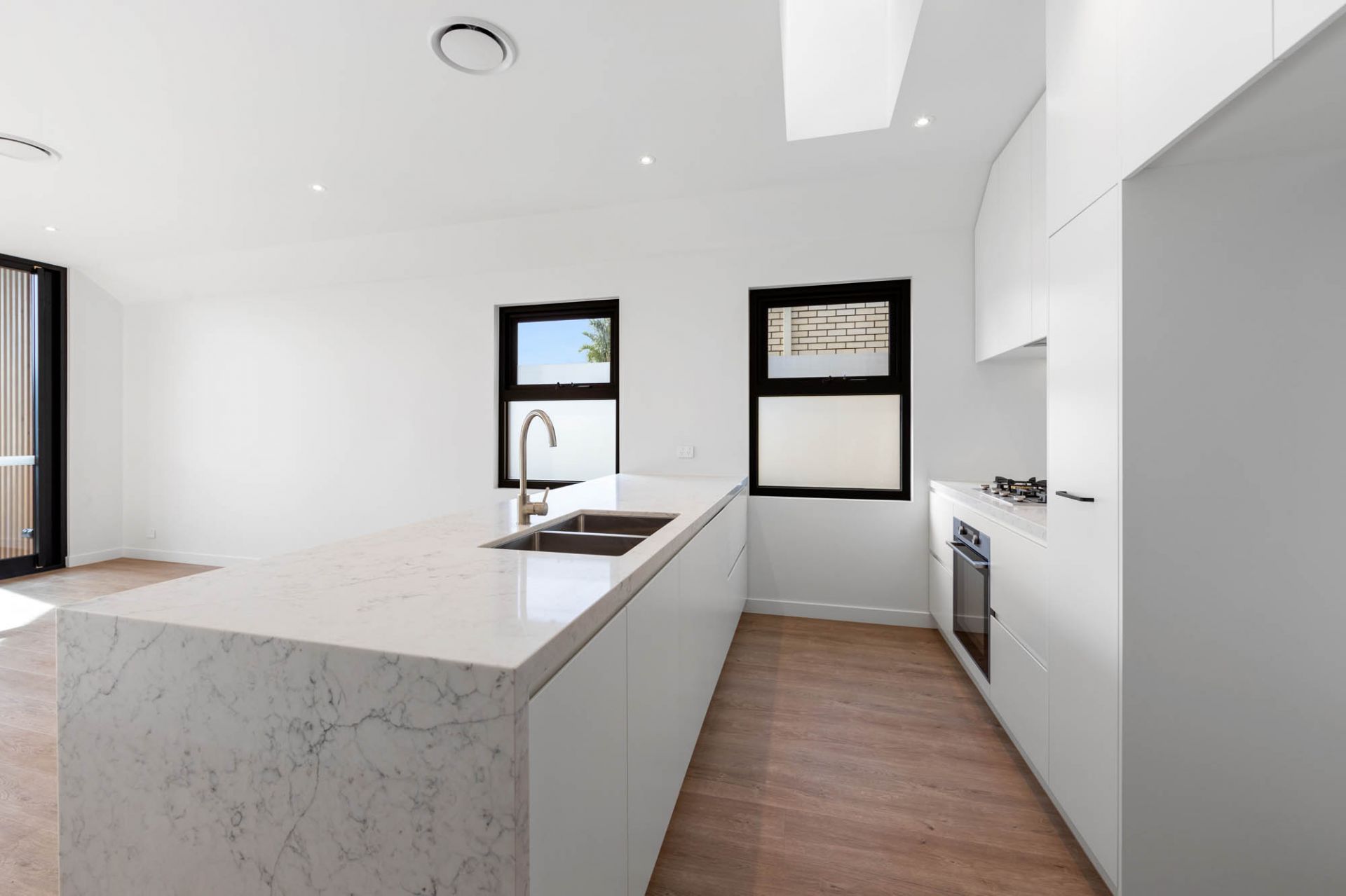 3/2a Kilwinning Court, St Kilda East - Thumbnail 3