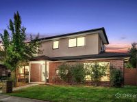 3/2-4 Edinburgh Drive, Beaconsfield VIC