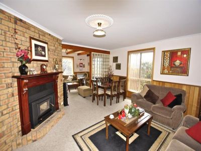 7 Meadow Sweet Close, HAWLEY BEACH, Hawley Beach - Thumbnail 4