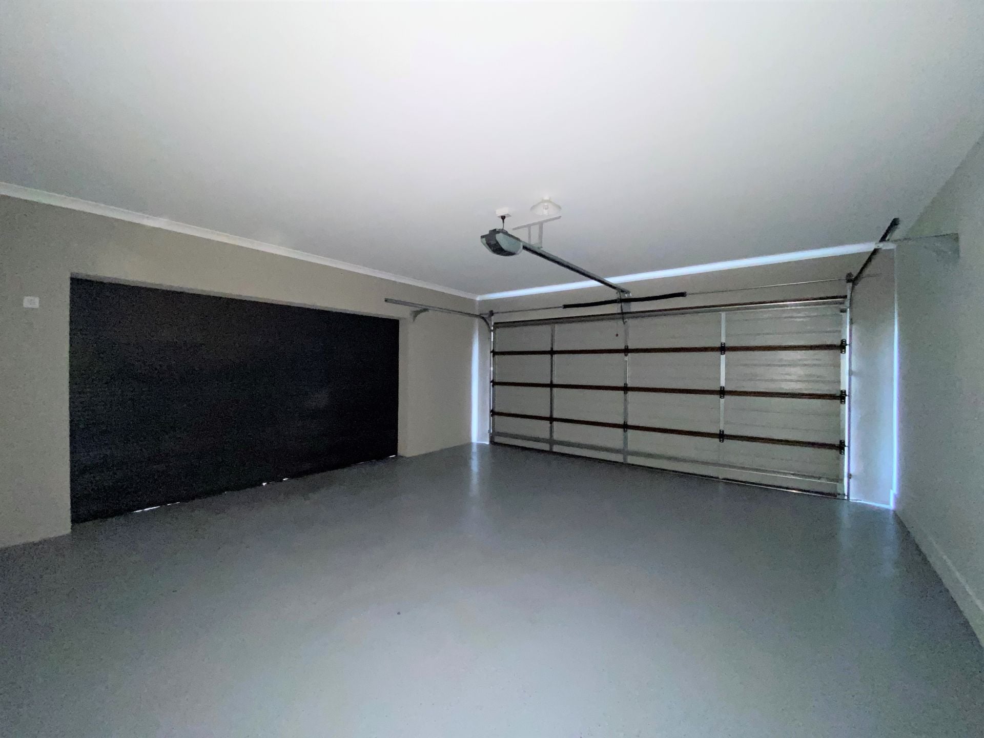 AS NEW 4 BEDROOM TOWNHOUSE!