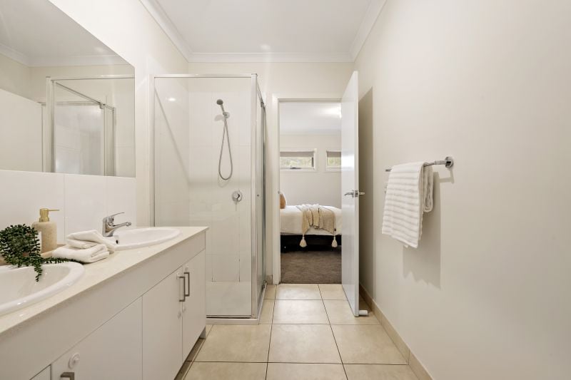 6/4 Ryrie Grove, Wollert