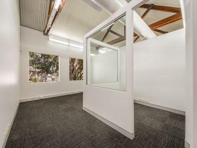 CHARACTER MILTON OFFICE WITH SIX CARS!