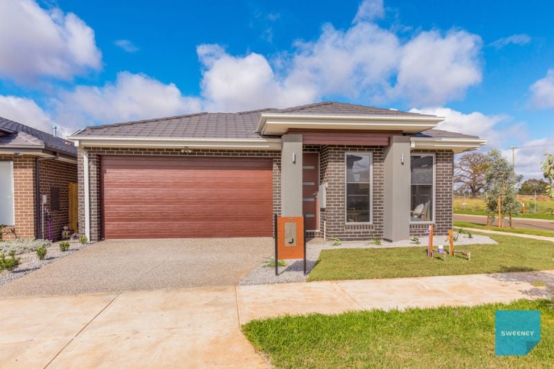 16 Tulipwood Close, Rockbank - Thumbnail 2