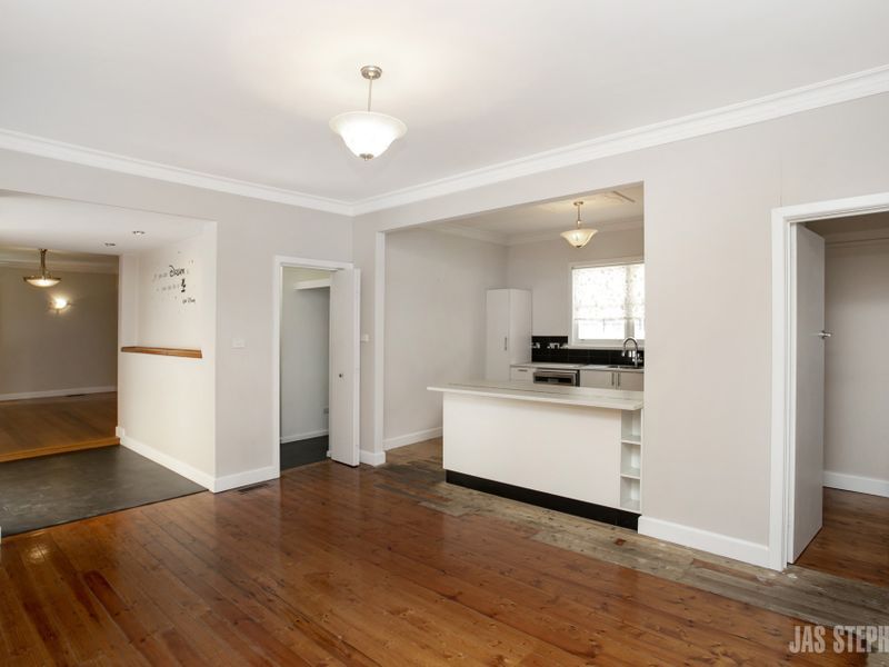 66 Deakin Street ESSENDON VIC, Essendon - Thumbnail 4