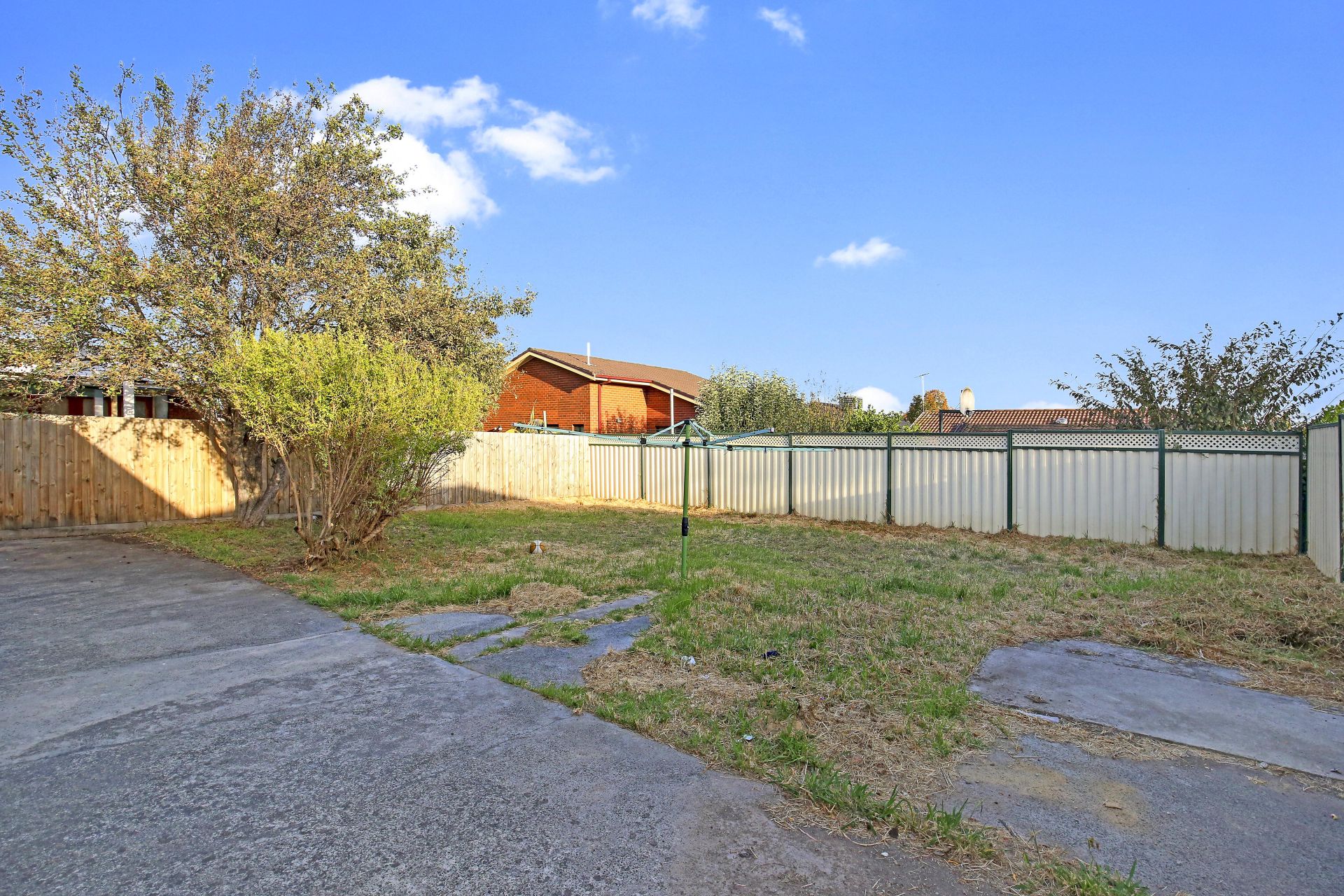 Quiet, Convenient & Minutes To All Amenities!