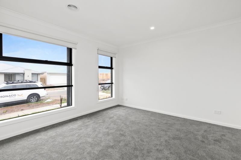 12 Jumps Street, Manor Lakes