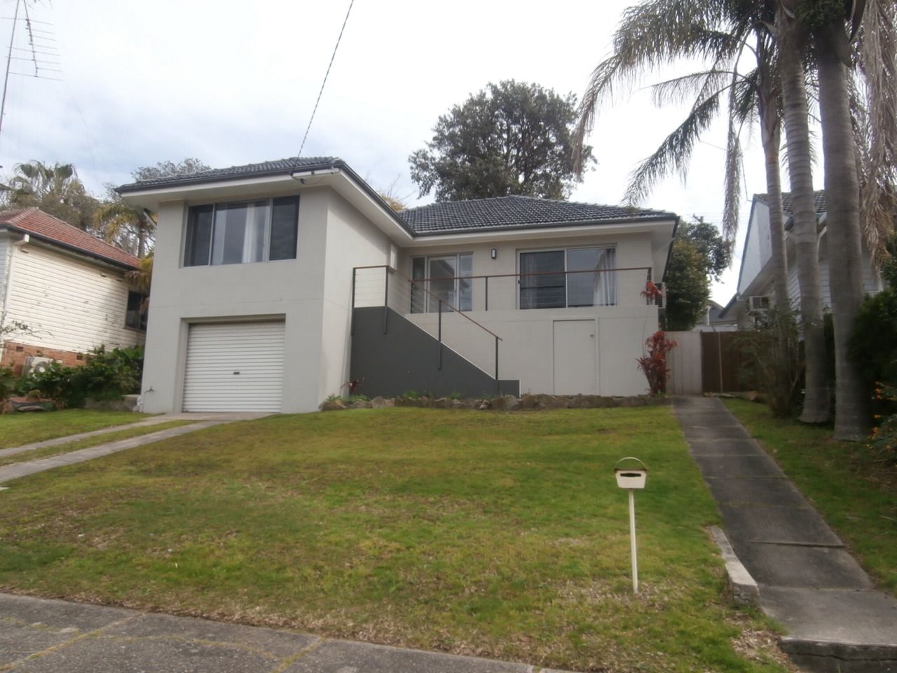 Real Estate 16 Grayson Avenue Kotara , NSW 2289 House For Lease