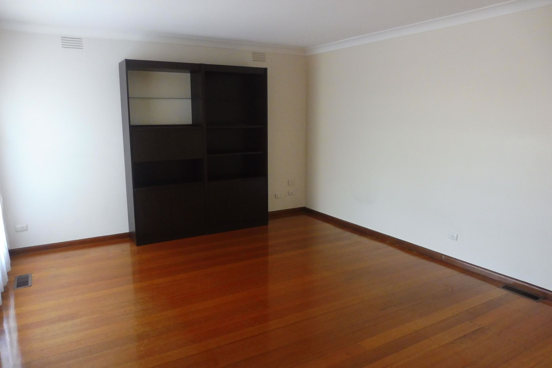 4 BEDROOM FAMILY HOME IN PRIME LOCATION