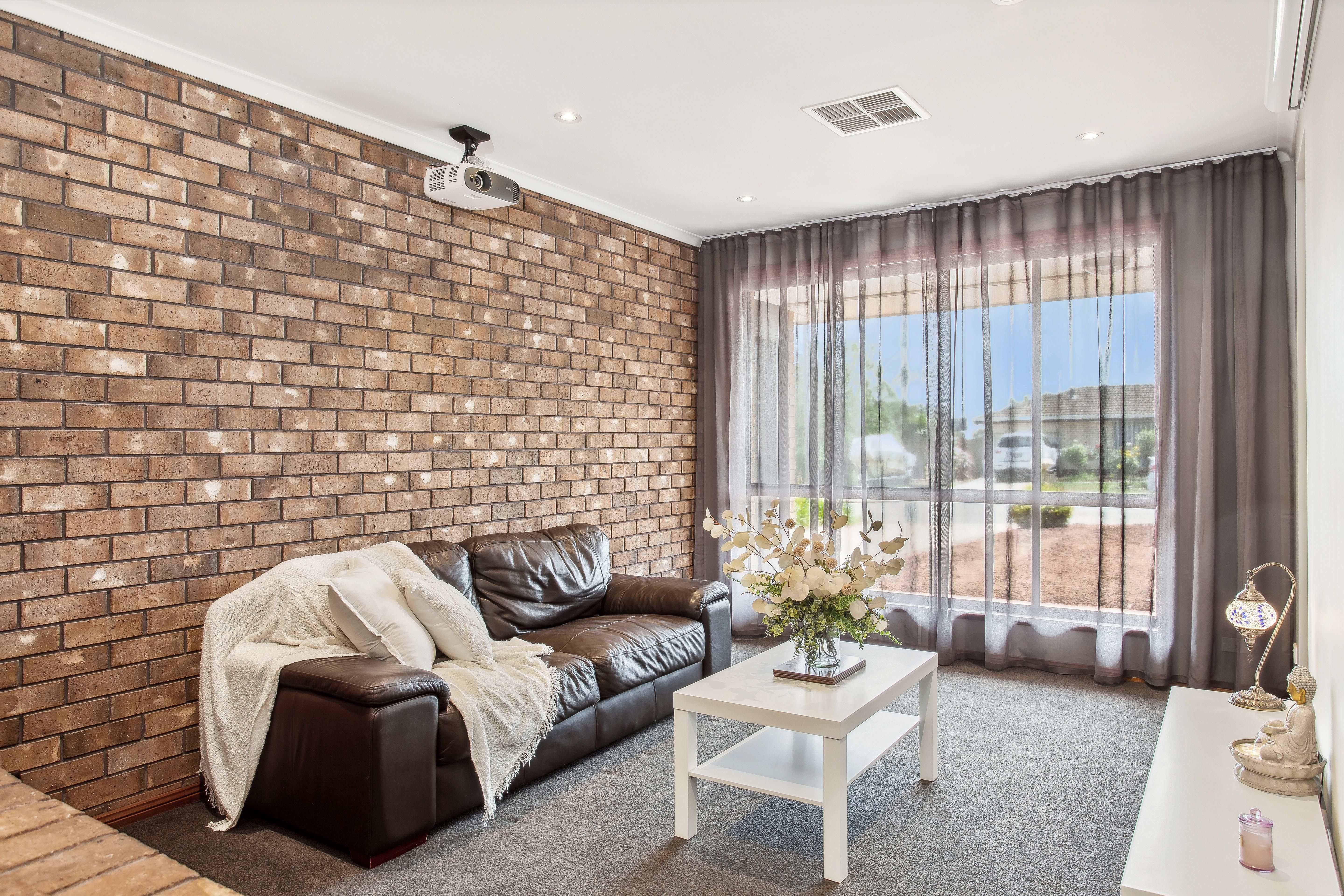 19 Wanbi Court Craigmore 5114