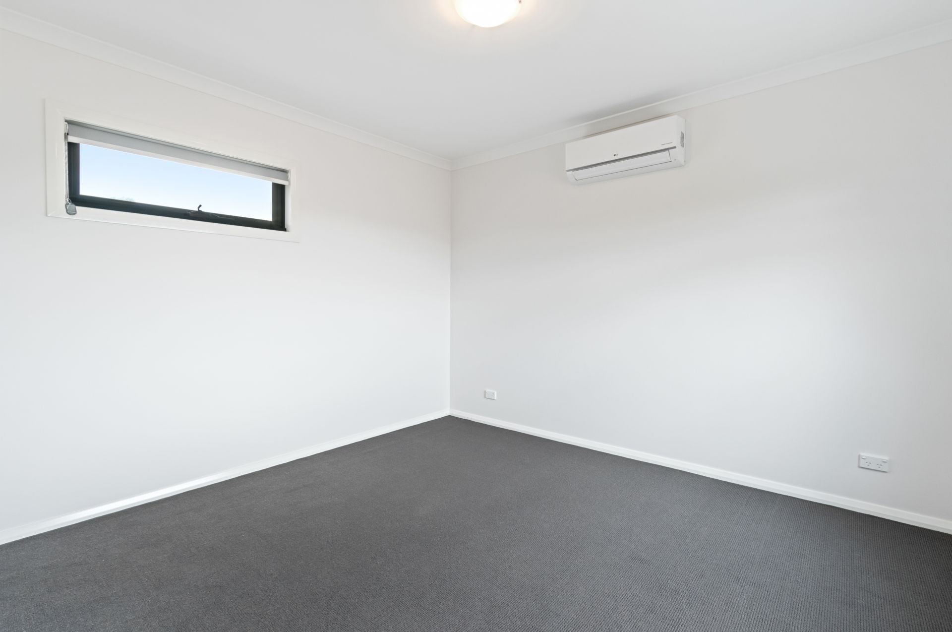 STYLISH, SOPHISTICATED, & CONVENIENTLY LOCATED!