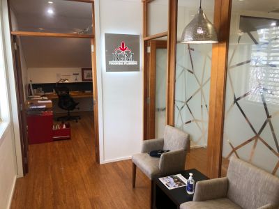 HIGHLY FUNCTIONAL OFFICE IN SPRING HILL!