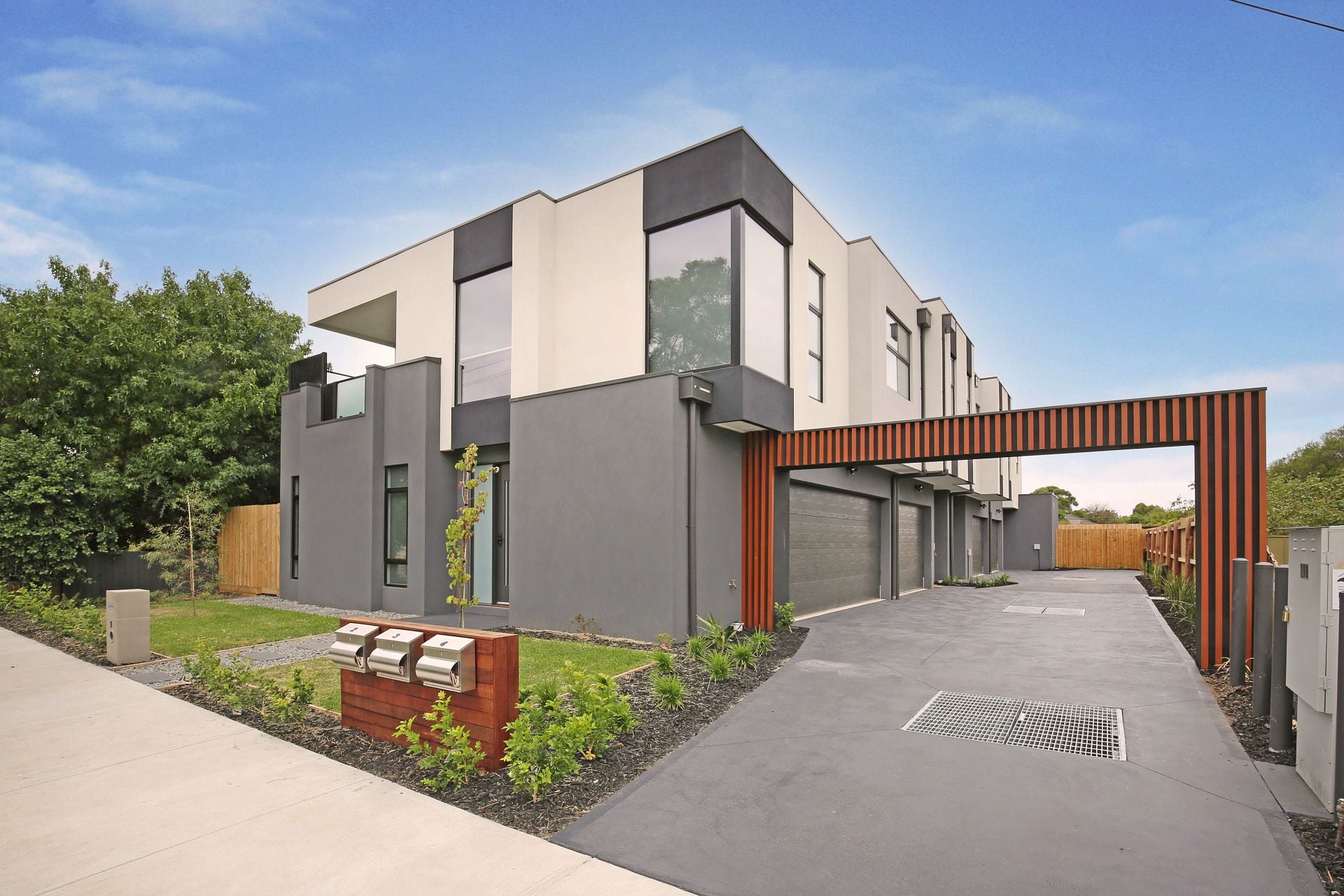 BRAND NEW 3 Bed townhouse in convenient location !! Private Viewings are welcome